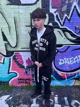 Load image into Gallery viewer, SIGNATURE APPLIQUÉ SET - BLACK
